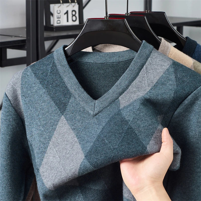 New Men's Plaid V-neck Long