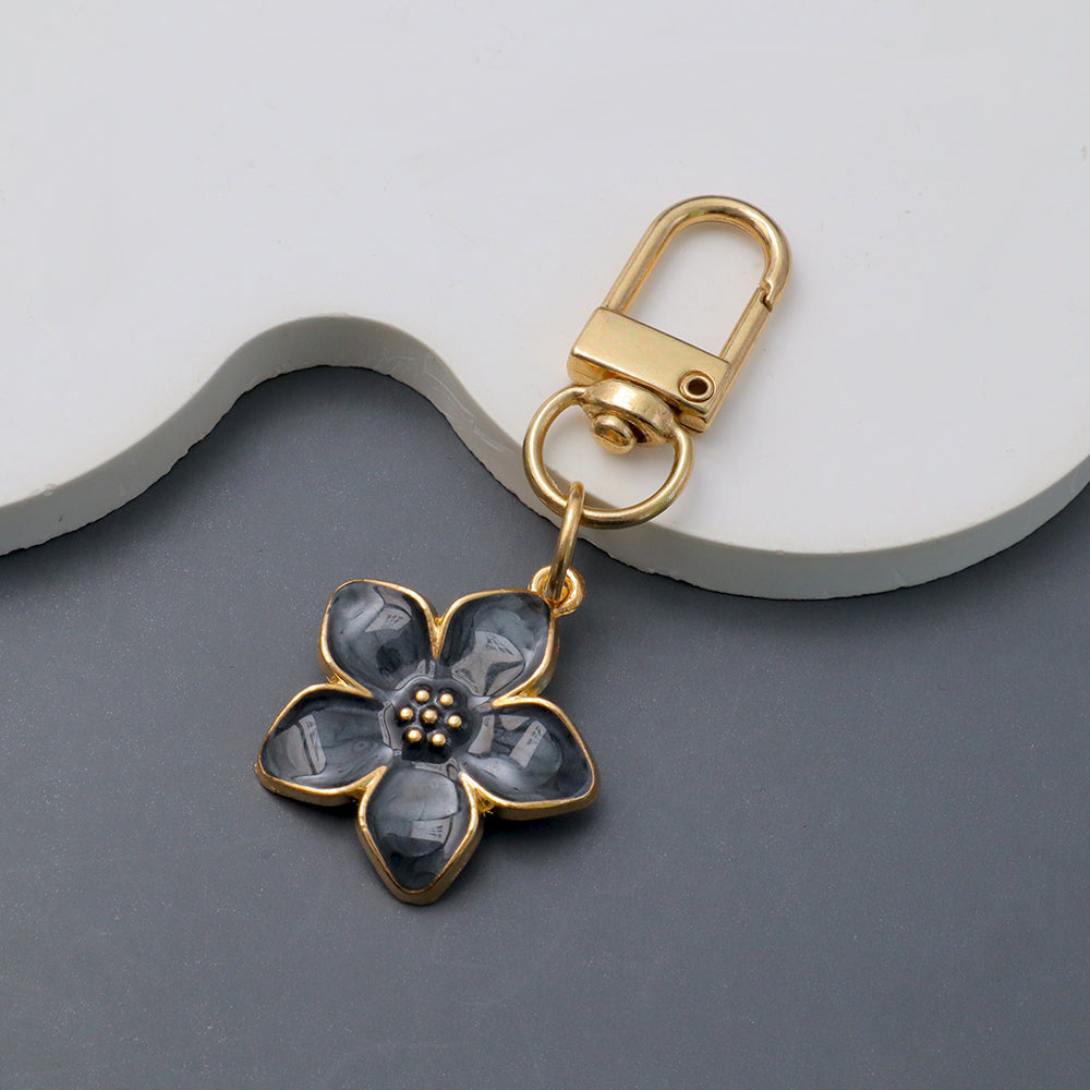 New Colord Enamel Cherry Blossom Keychains Ins Sweet Flower Keyring for Women Car Bag Pendant DIY Handmade Jewelry Gift