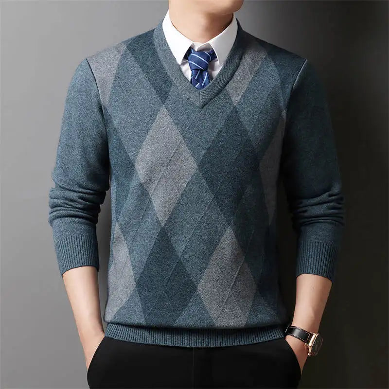 New Men's Plaid V-neck Long
