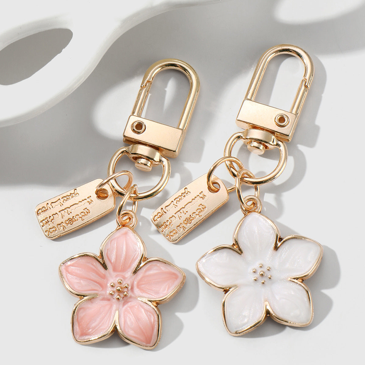 New Colord Enamel Cherry Blossom Keychains Ins Sweet Flower Keyring for Women Car Bag Pendant DIY Handmade Jewelry Gift